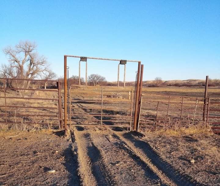 ATV/UTV Drive Over Gate