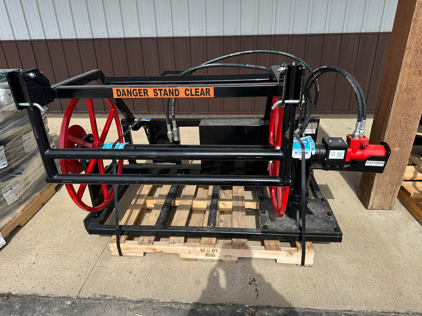 Dakota Wire Winder & Post Puller Rental