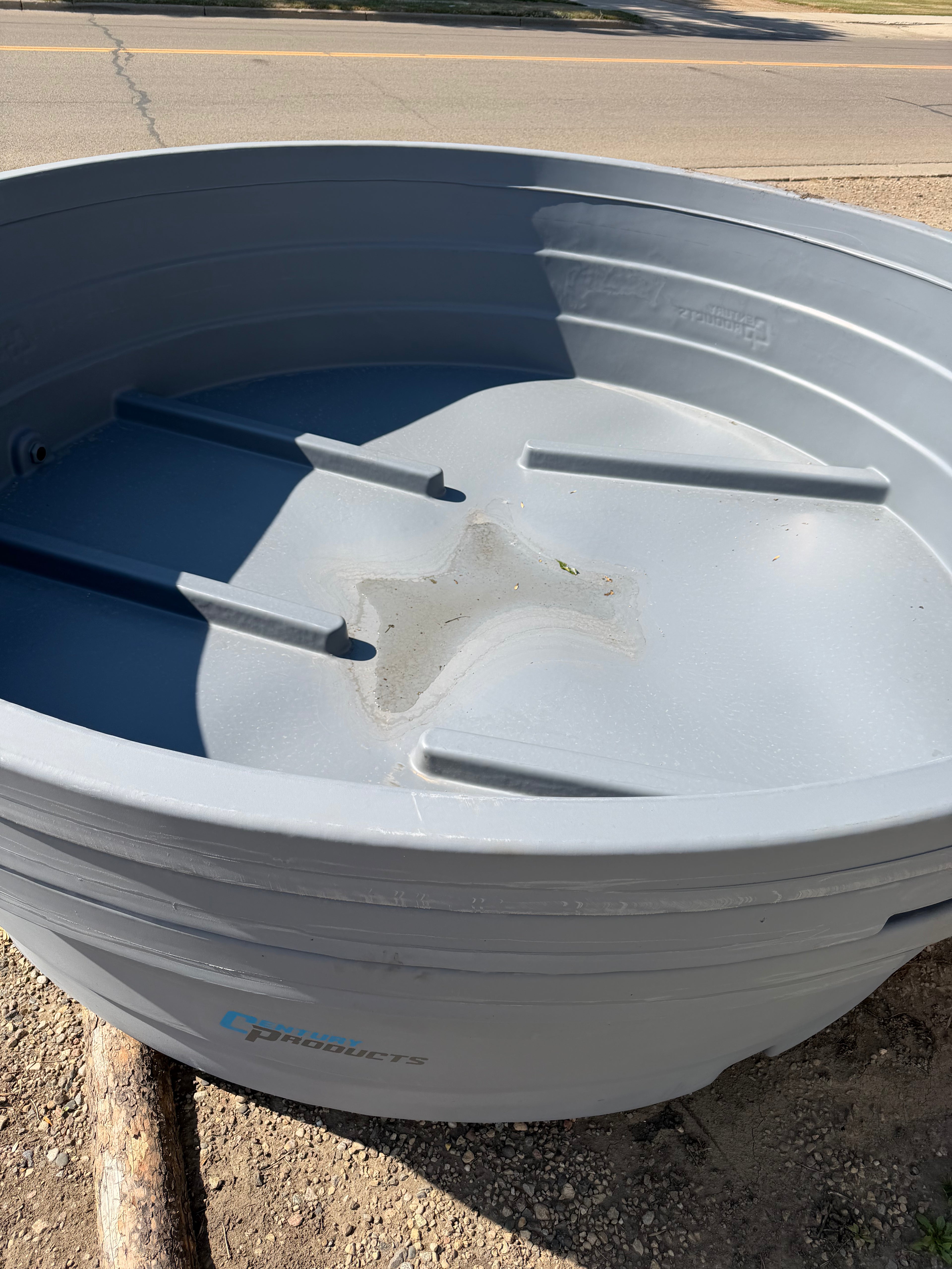 Century 10' x 28" Round Poly Tank -100 Gallon