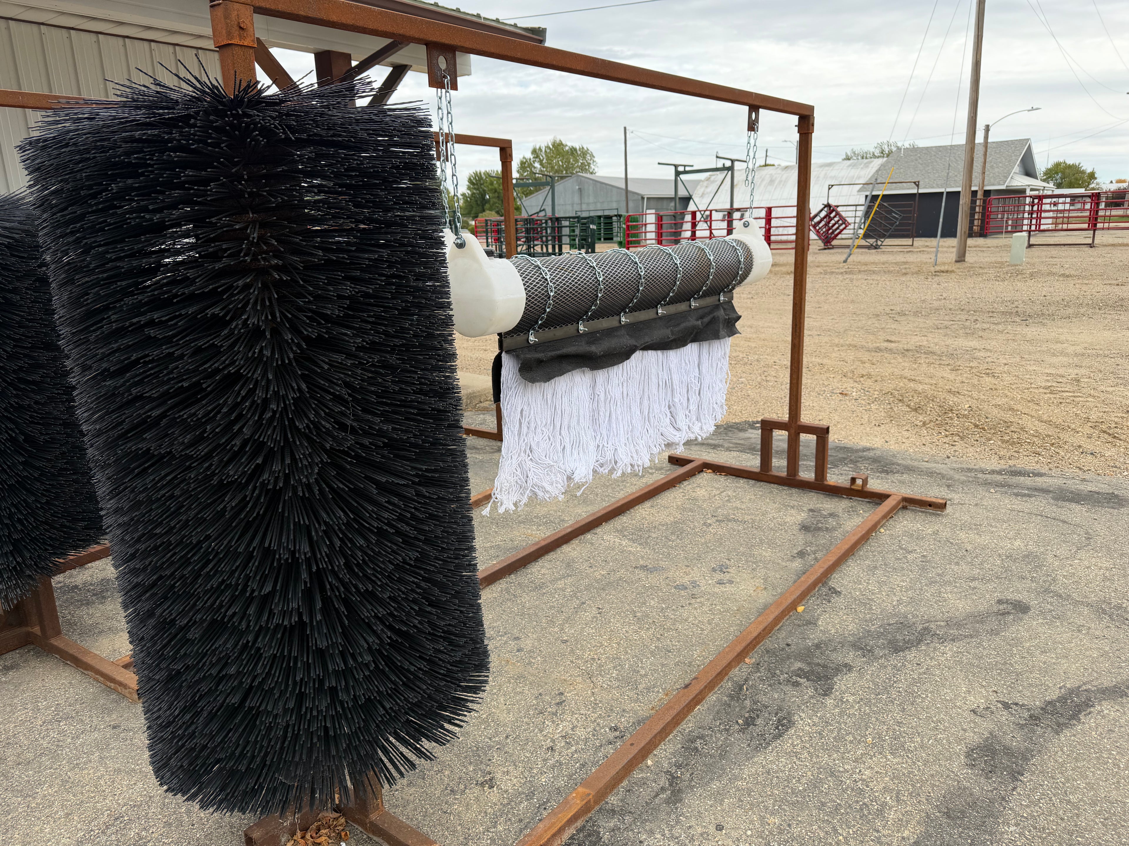 Oiler Stand w/1 Street Brush - 6'