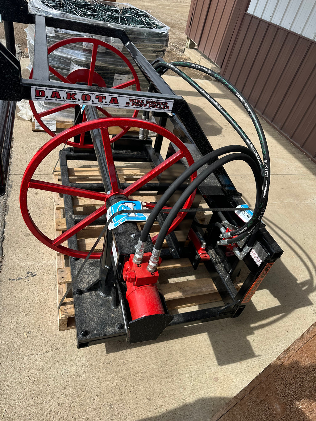 Dakota Wire Winder & Post Puller