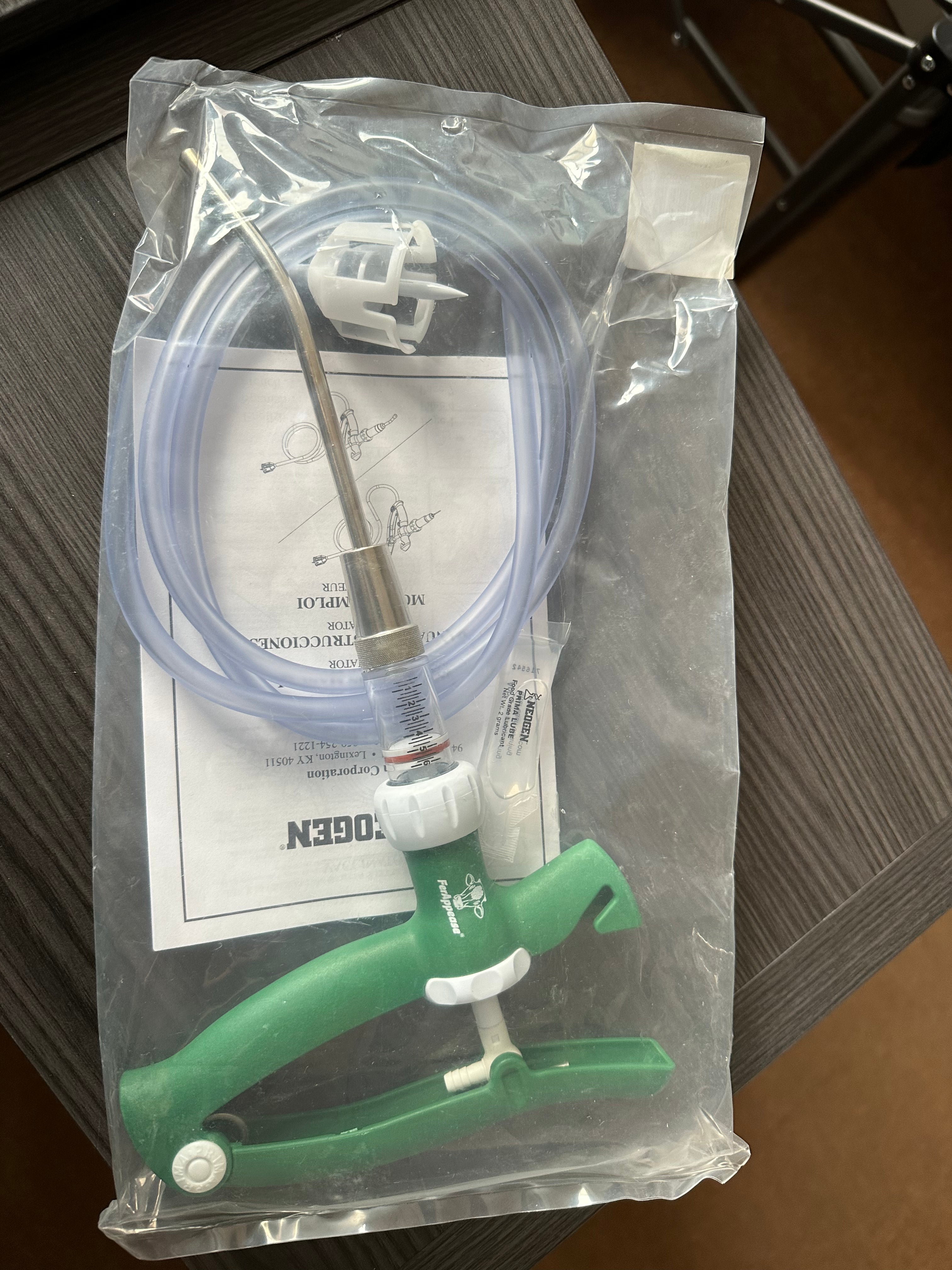 FerAppease Pour On Applicator