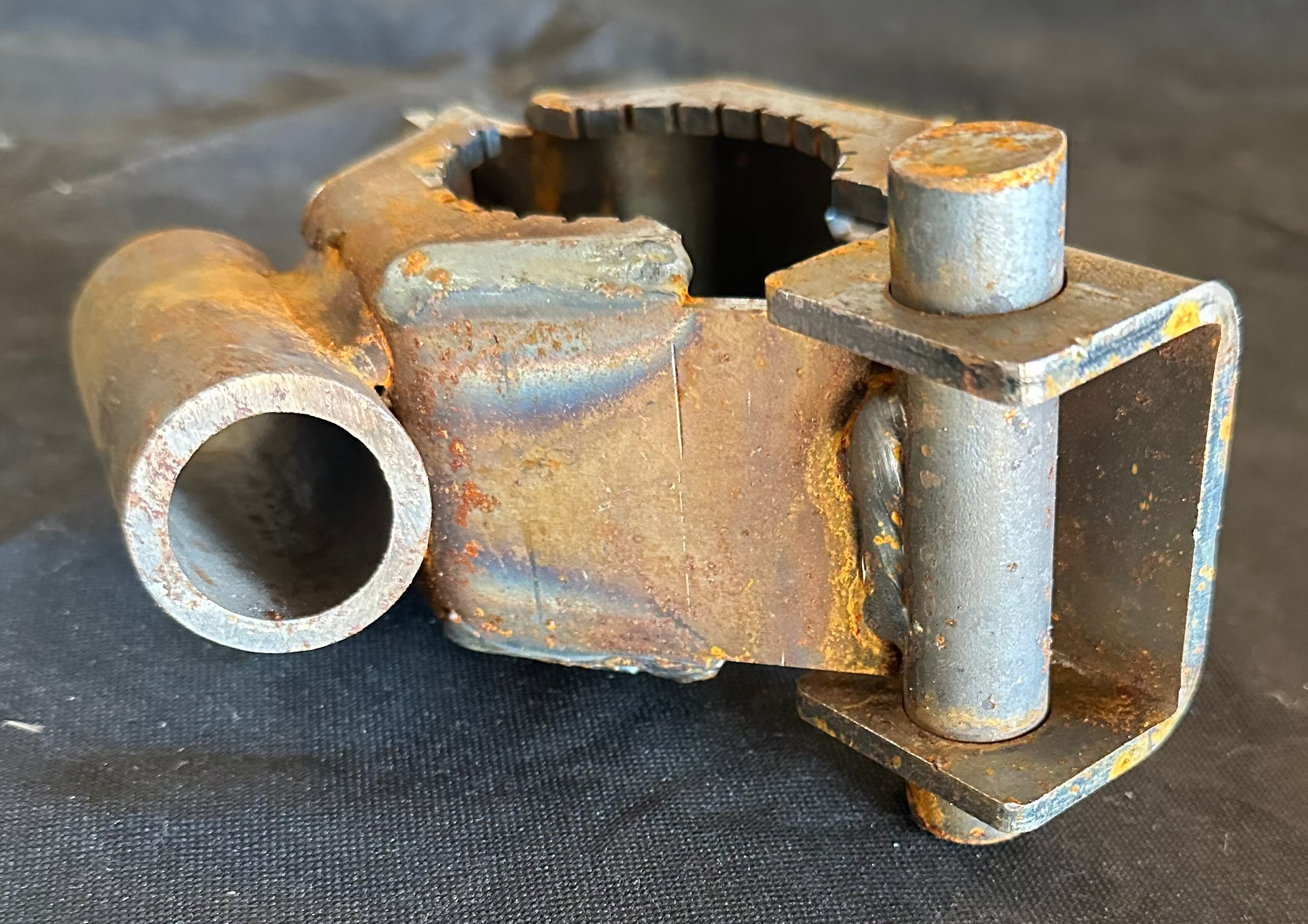 Pipe Hinge (2 7/8") w/Side Bushing