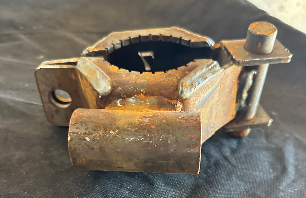 Pipe Hinge (2 7/8") w/Side Bushing