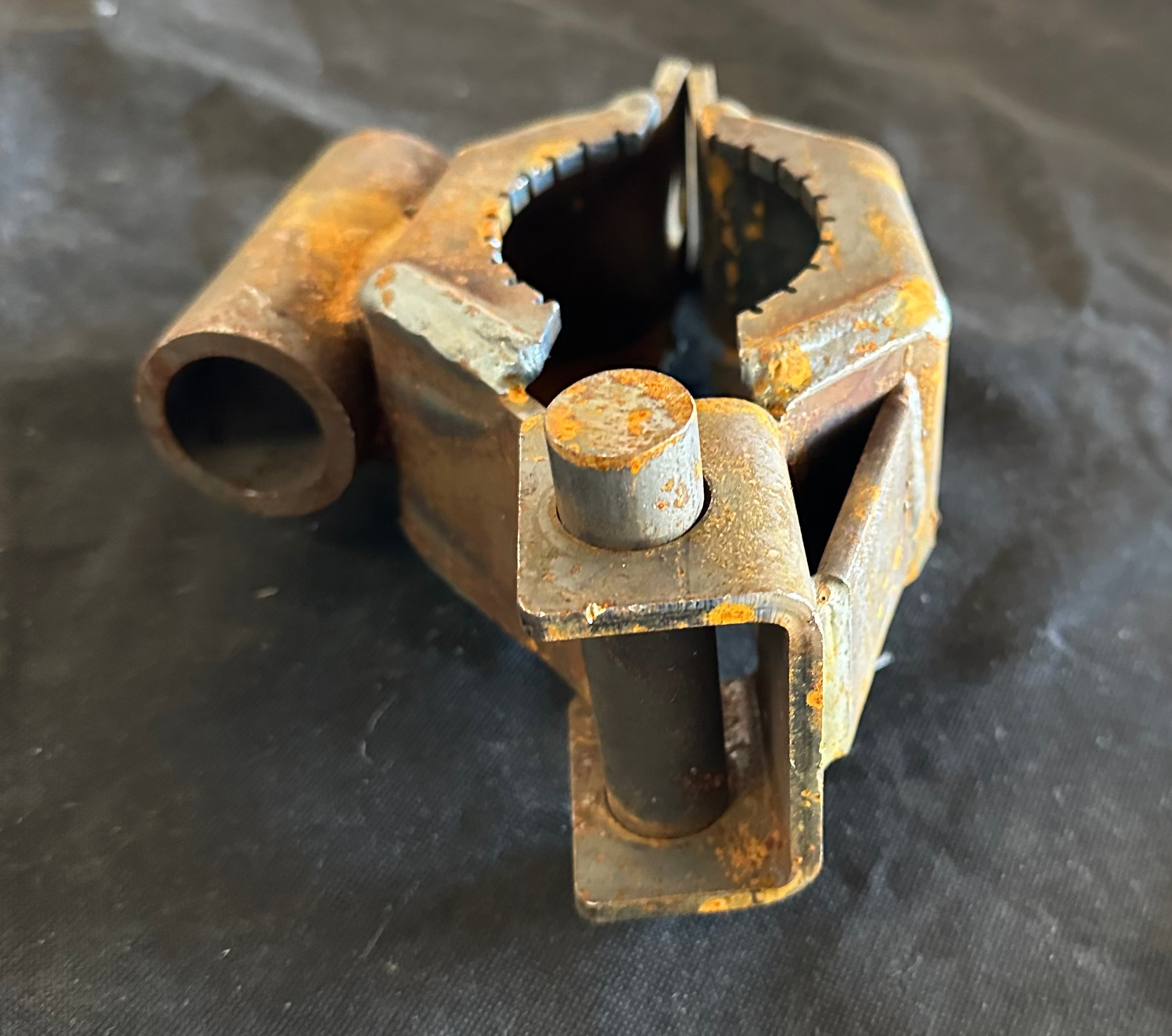 Pipe Hinge (2 7/8") w/Side Bushing