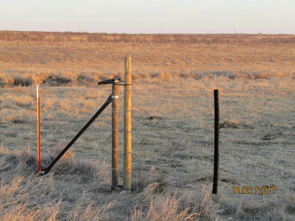 Pipe Over Center Gate Latch