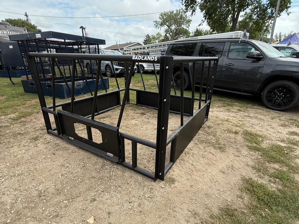 Badlands On Ground Bale Feeder - Double