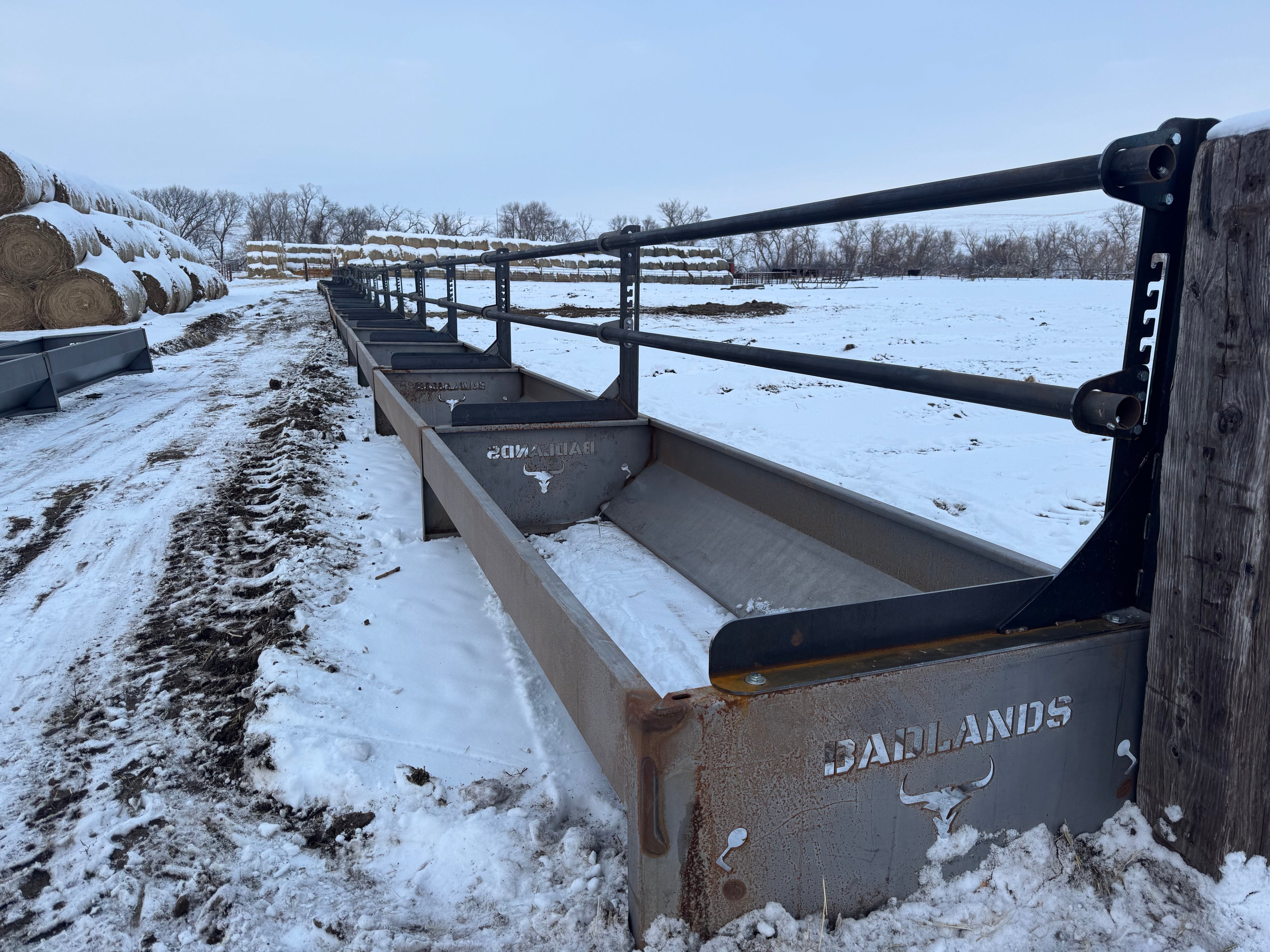Badlands Bottomless Feed Bunk  - 20FT - FBBL20-LB